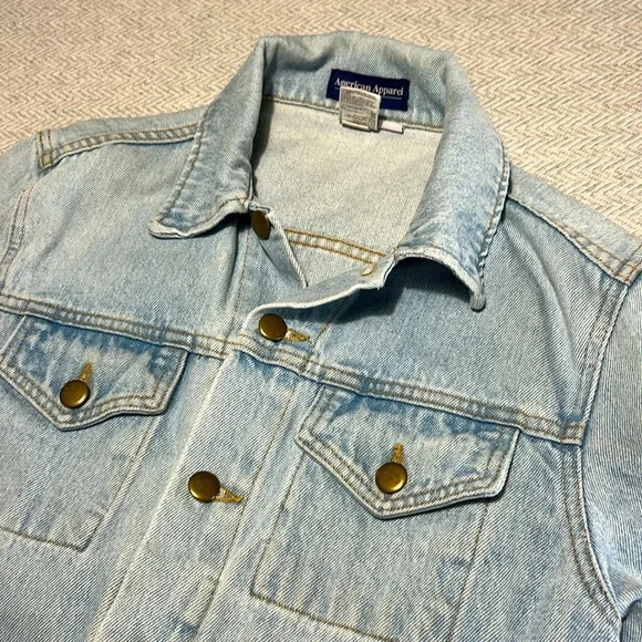 American Apparel Light Wash Jean Jacket. Light  Denim Jacket. Size XS - Picture 3 of 9